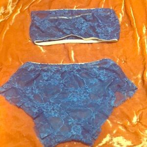 Lingerie size large. Runs true to size, tight fit.